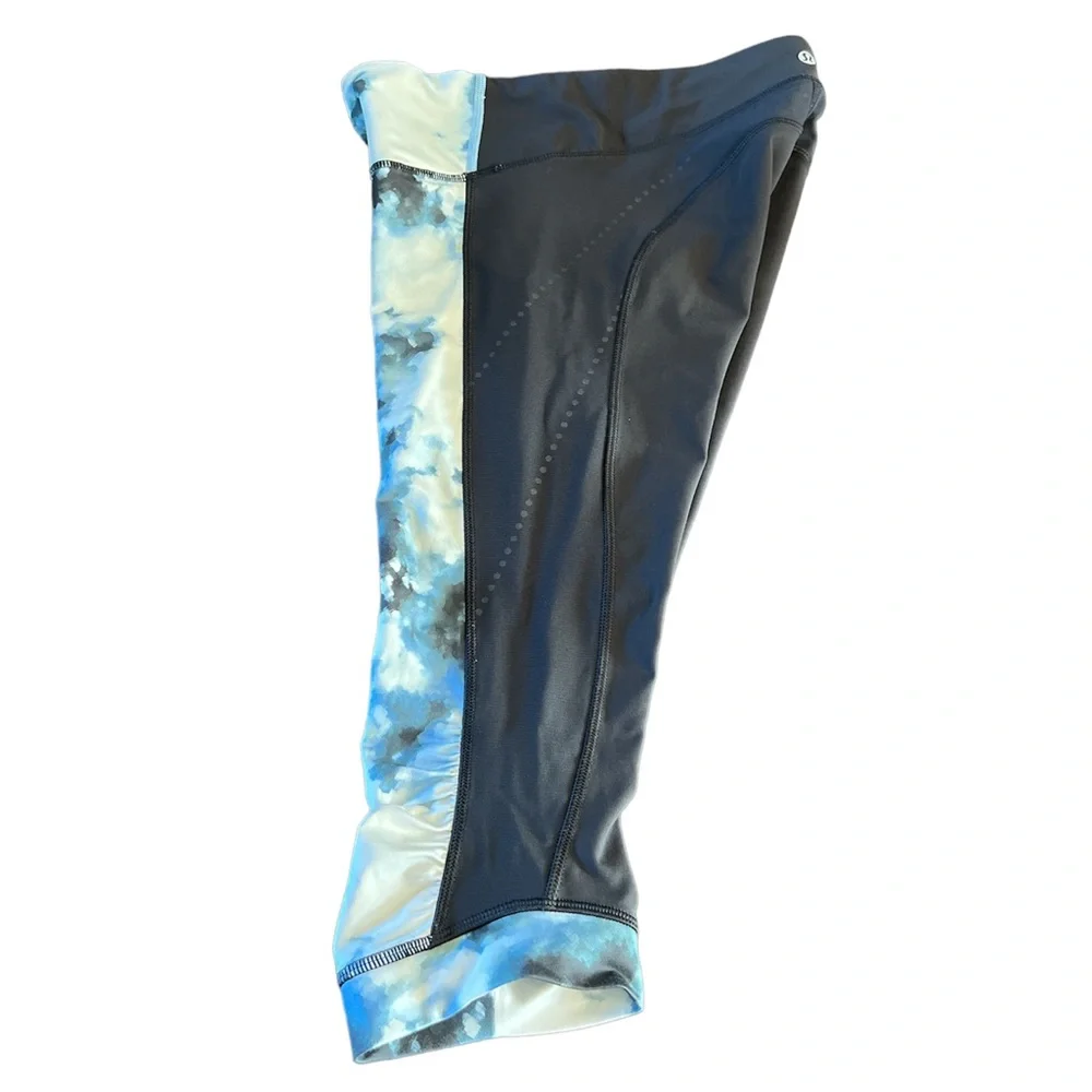 Lululemon Athletica Women’s Stop at Nothing Cropped Blue Tye dye Leggings size 6